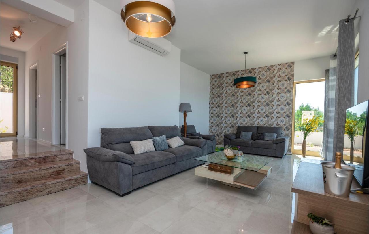 Belveder Holiday home Baska Voda